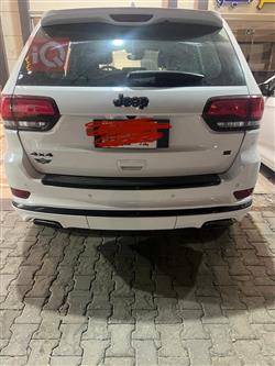 جیپ گراند شیرۆکی